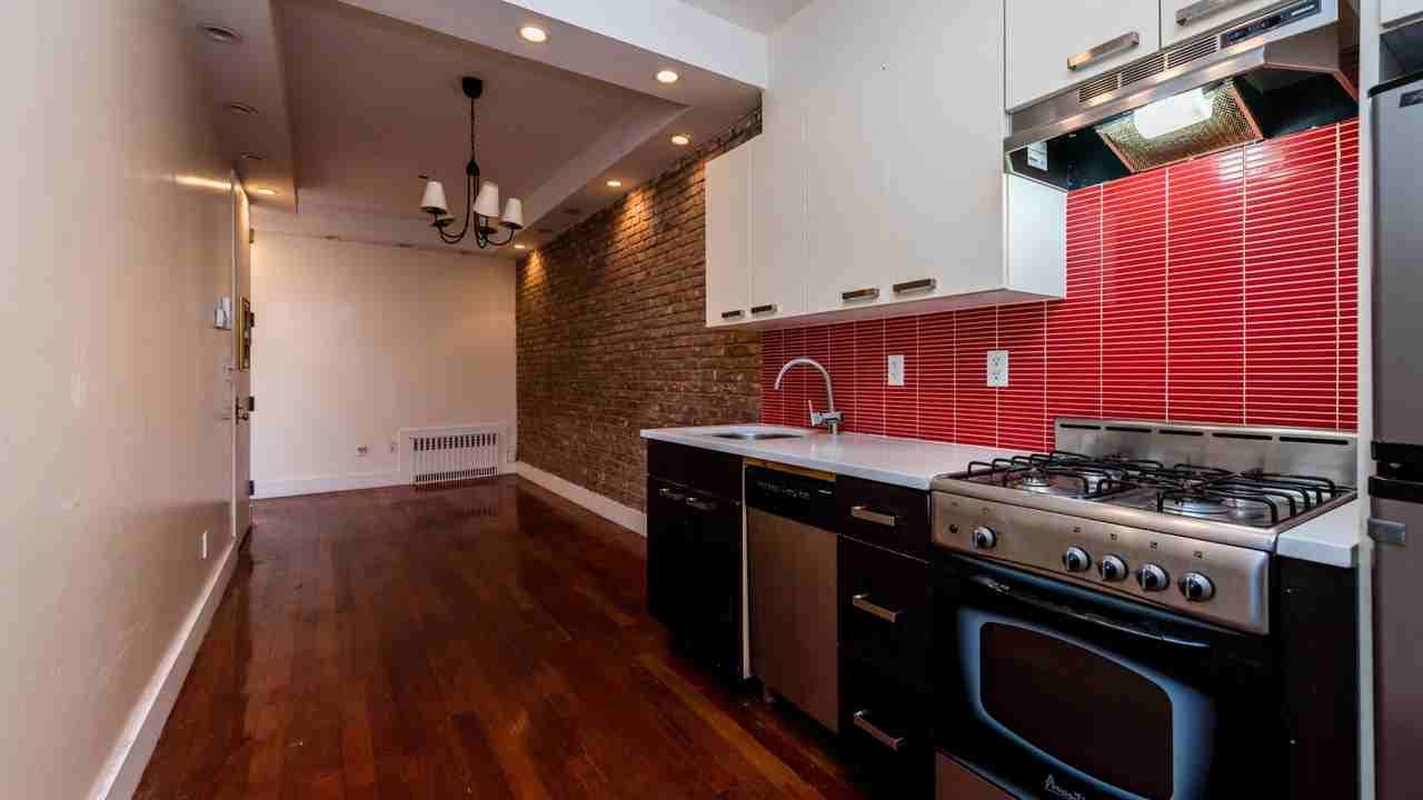 179 Knickerbocker Avenue #2b