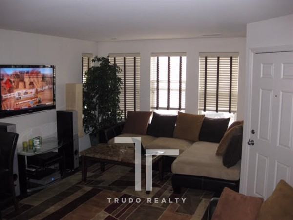 1105 North Crosby Street - Photo 2 of 4