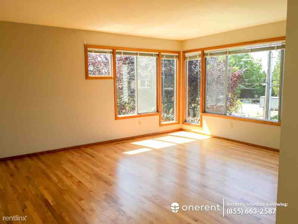 444 7th Ave S - Photo 2 of 30