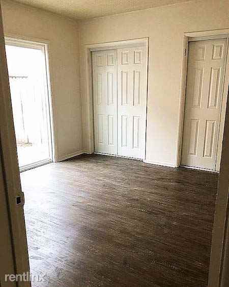 722 S Raitt St - Photo 2 of 7