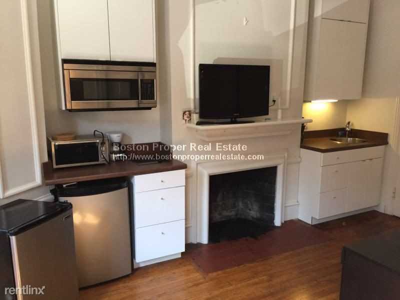 323 Beacon St - Photo 3 of 26