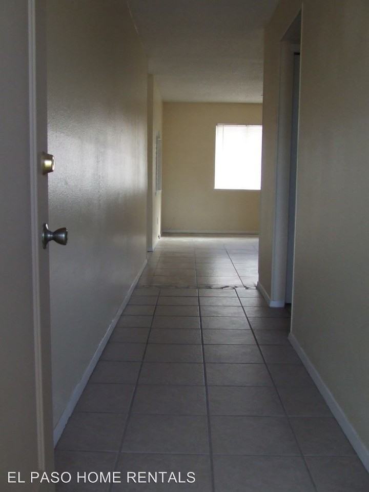 1574 Dale Douglas Dr - Photo 3 of 14