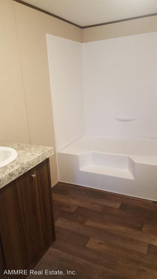 1143 Gatewood - Photo 2 of 4