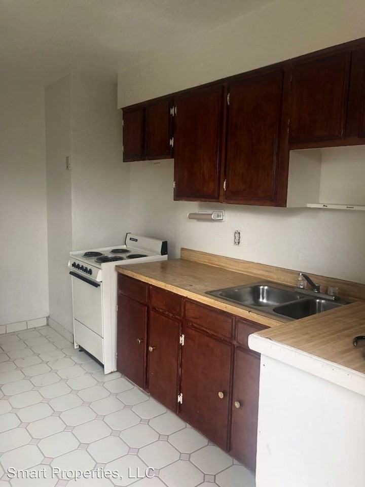 612 Pear St - Photo 3 of 4