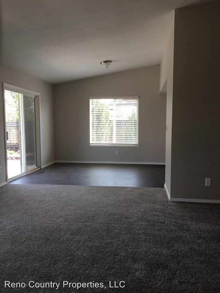 215 Rae Ct - Photo 2 of 23
