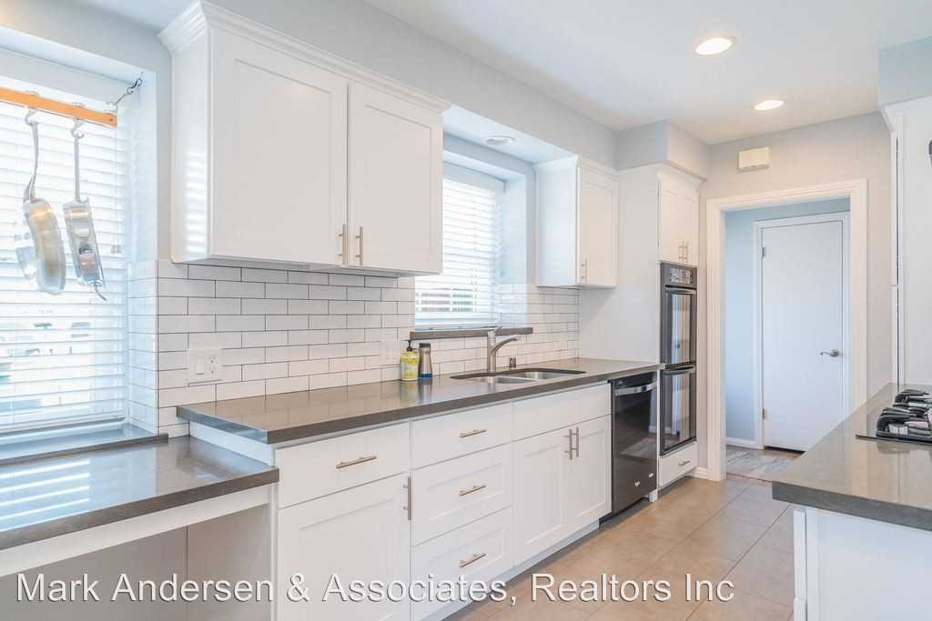 4912 N Willow Ave - Photo 2 of 23