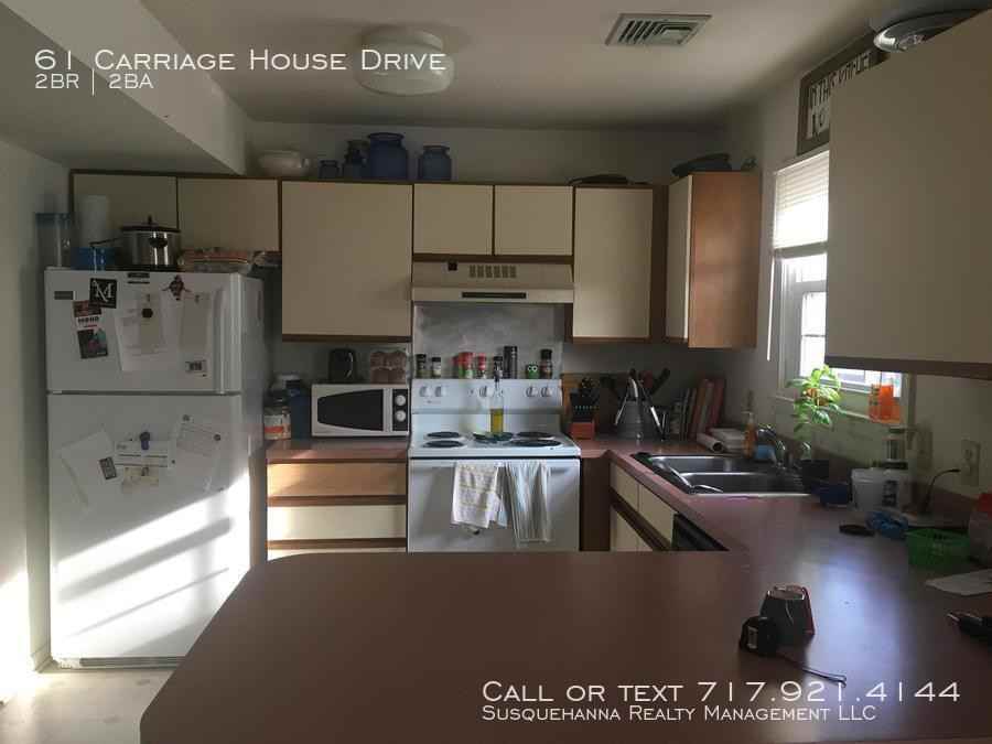 61 Carriage House Dr - Photo 2 of 6