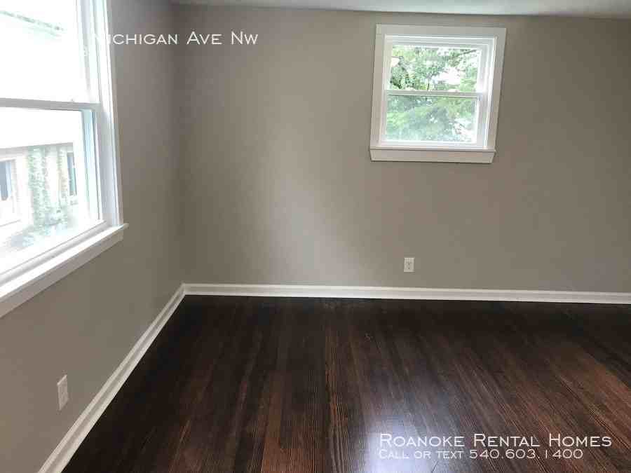4029 Michigan Ave NW - Photo 2 of 8