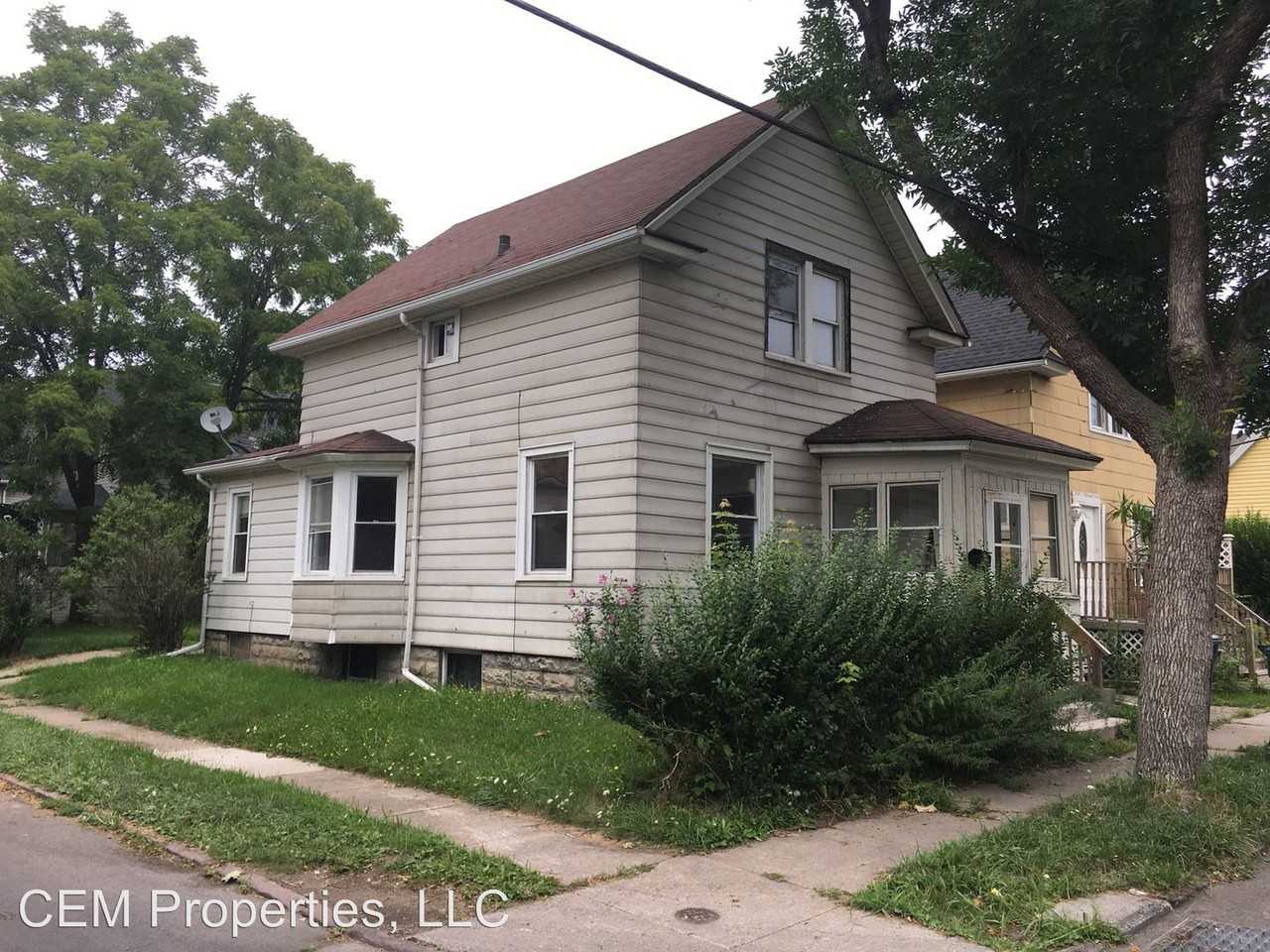 692 Campbell St - Photo 2 of 25