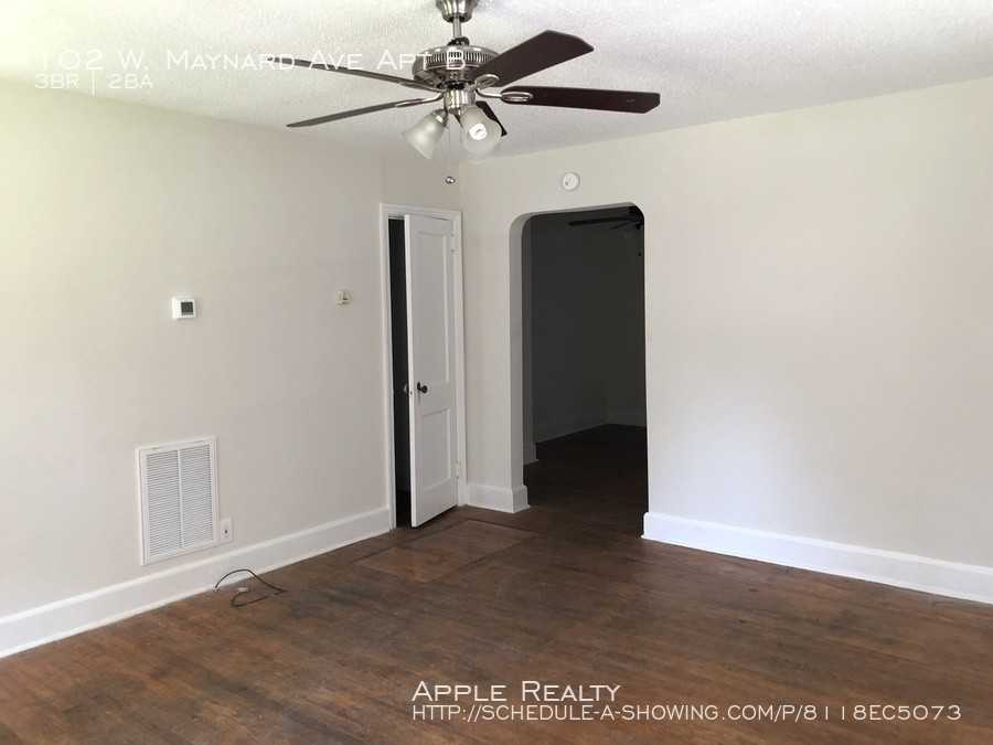 102 W Maynard Ave - Photo 2 of 6