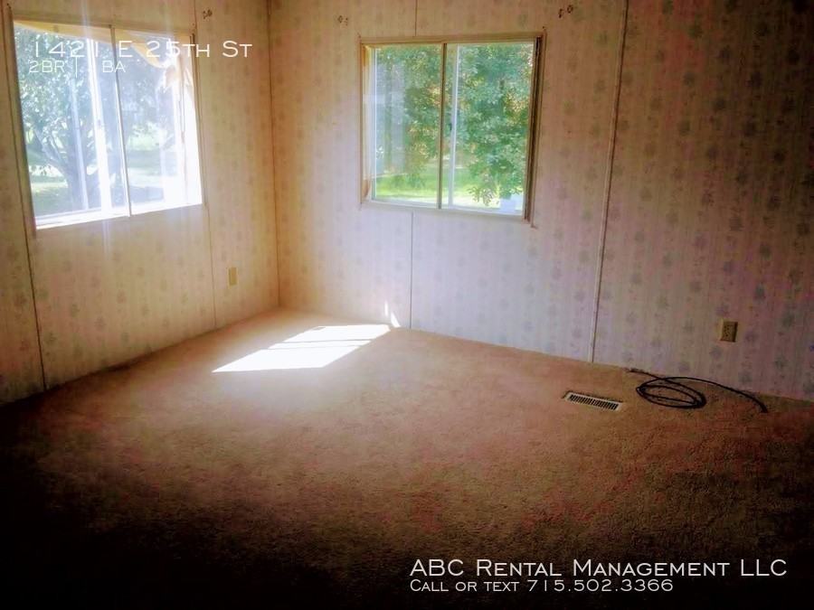 1421 E 25th St - Photo 2 of 11