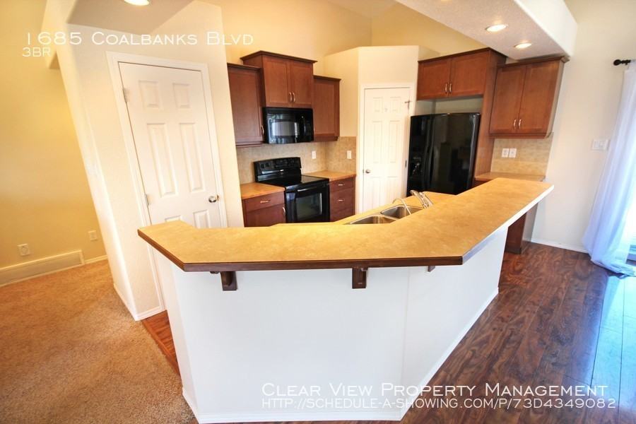 1685 Coalbanks Blvd W - Photo 3 of 14