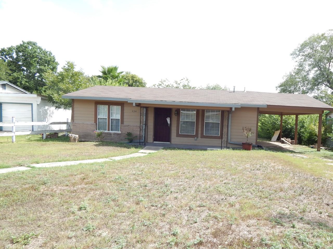 134 Manning Dr - Photo 2 of 12