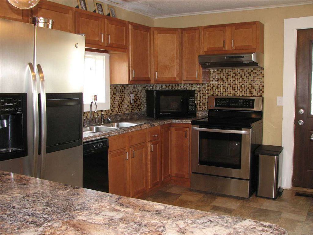 608 W Main St - Photo 2 of 14