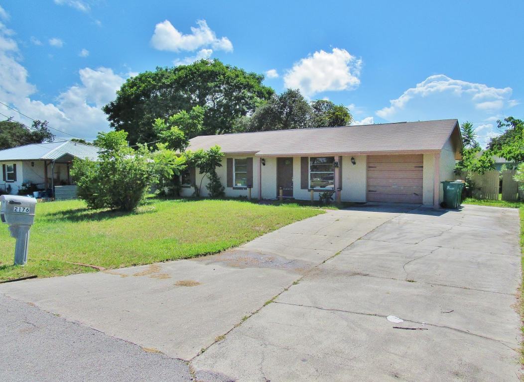 2176 Rudge Dr - Photo 2 of 17