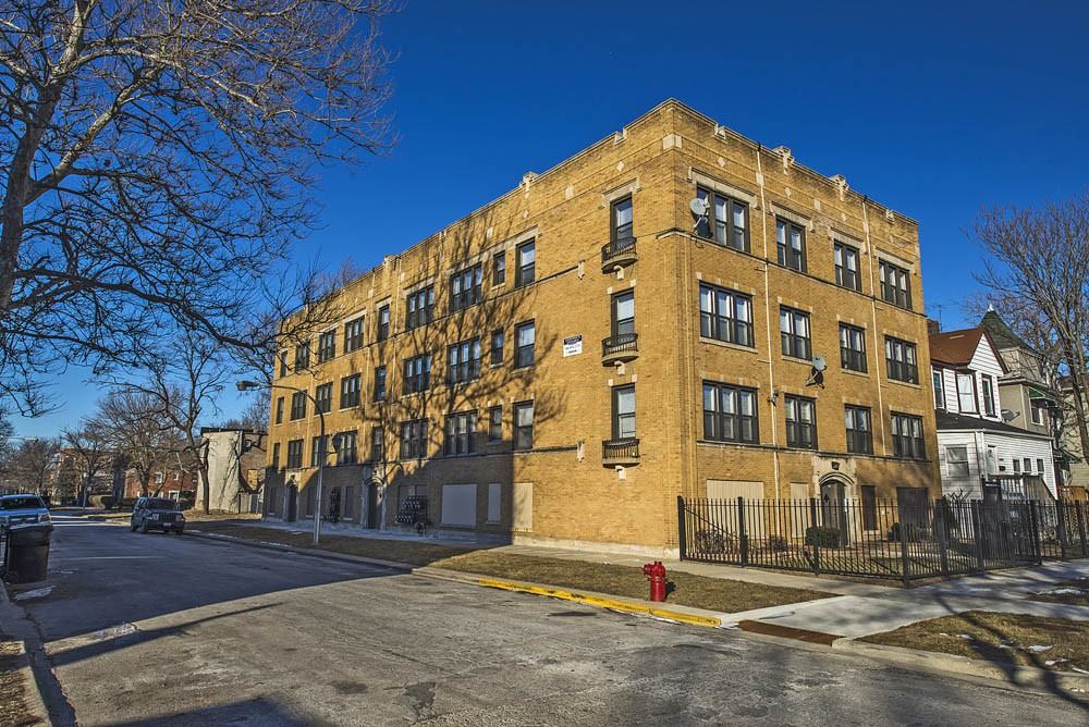 7419 S Phillips - Photo 2 of 10