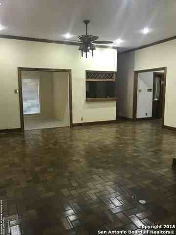 302 Bluffcove - Photo 3 of 19