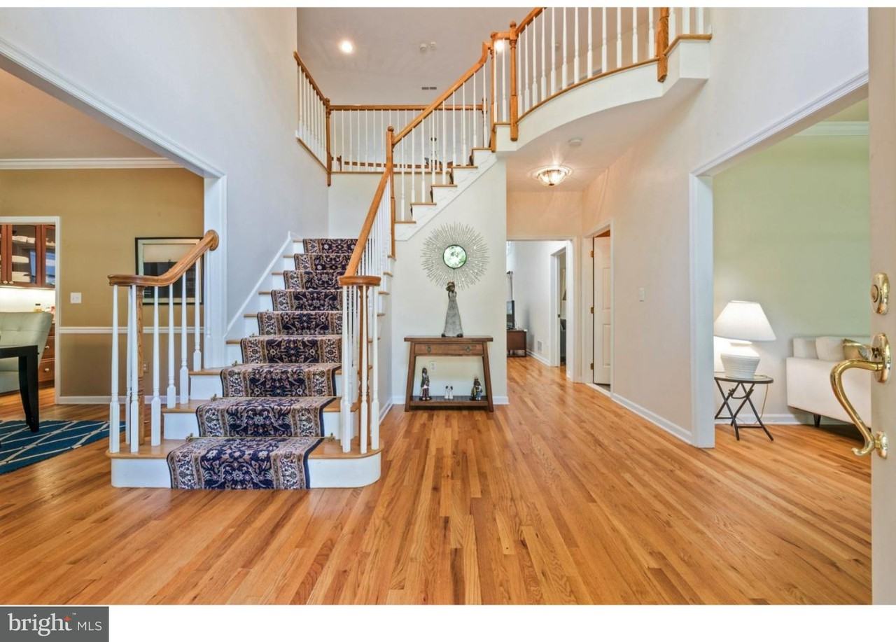 29 Coddington Ct - Photo 3 of 25