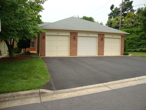 992 Lytchfield Pl - Photo 2 of 8