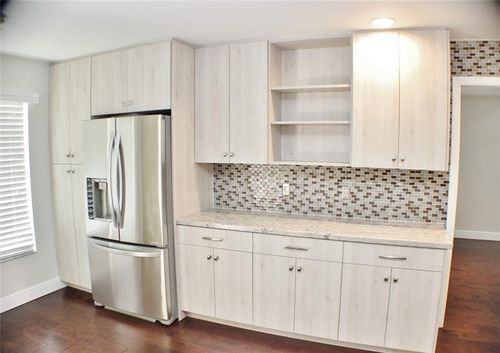 2827 NW 69th Ave - Photo 3 of 8