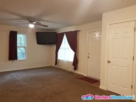 223 Woodard Ln - Photo 3 of 19