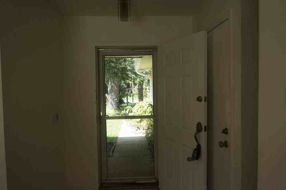 605 Parque Dr - Photo 2 of 12