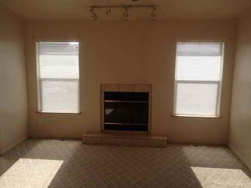 1040 E 425 N - Photo 3 of 16