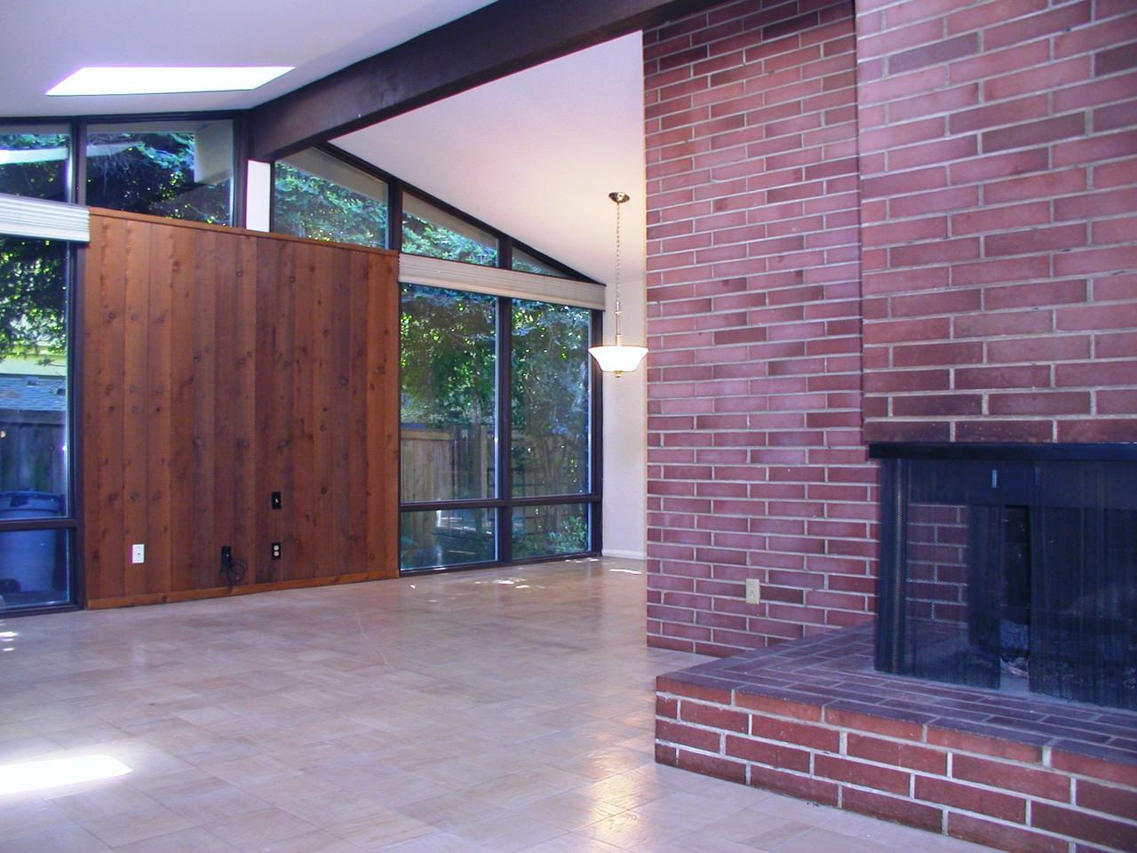 7617 Northeast 24th Street - Photo 3 of 6