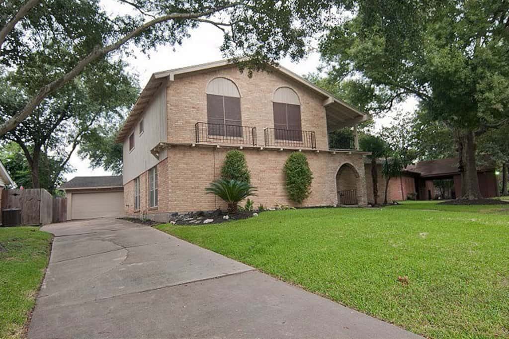 18331 Cape Bahamas Lane - Photo 2 of 32