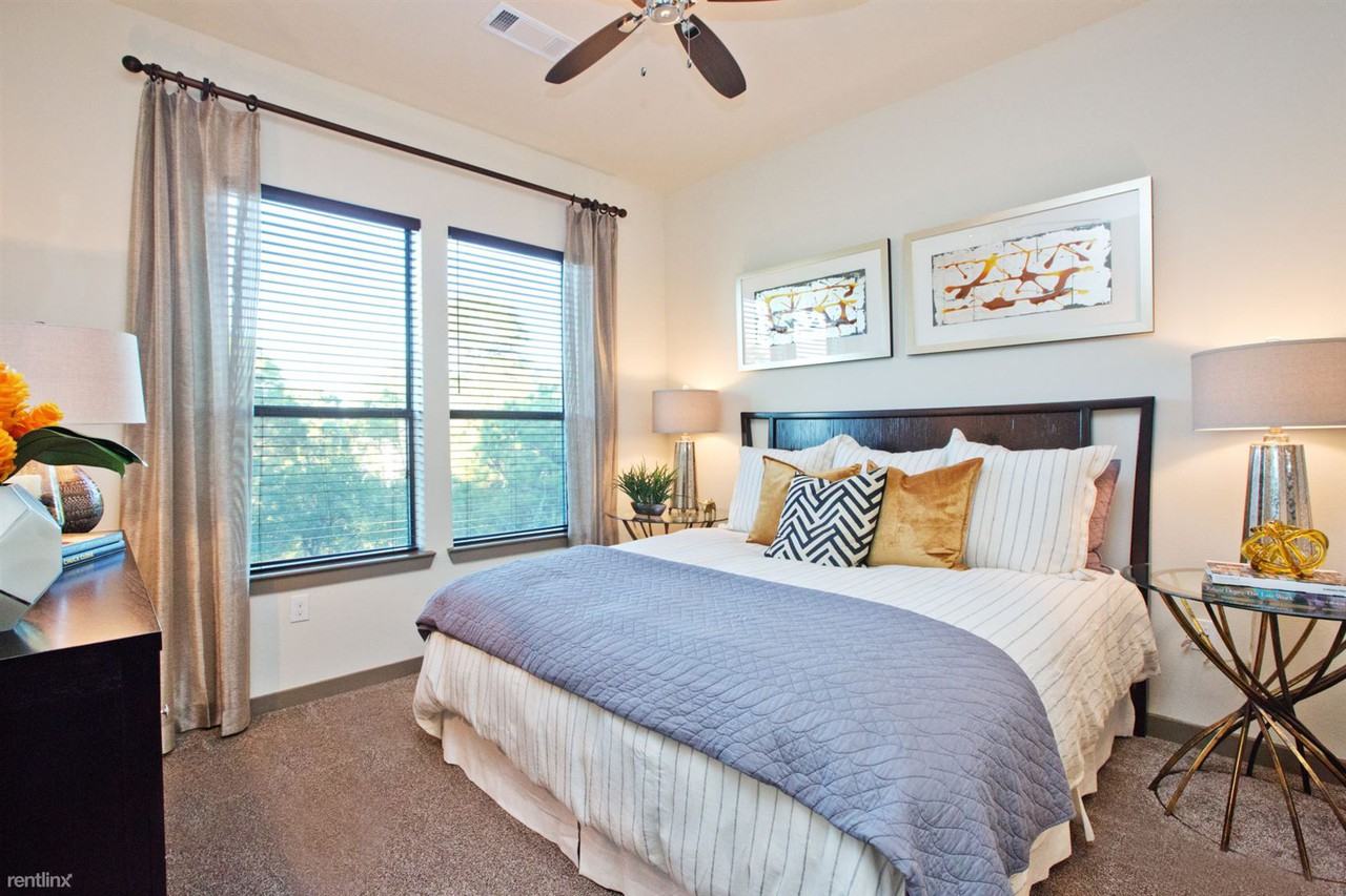 974 Campbell Rd - Photo 3 of 7