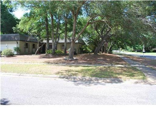 312 Briarwood Cir NW - Photo 2 of 3