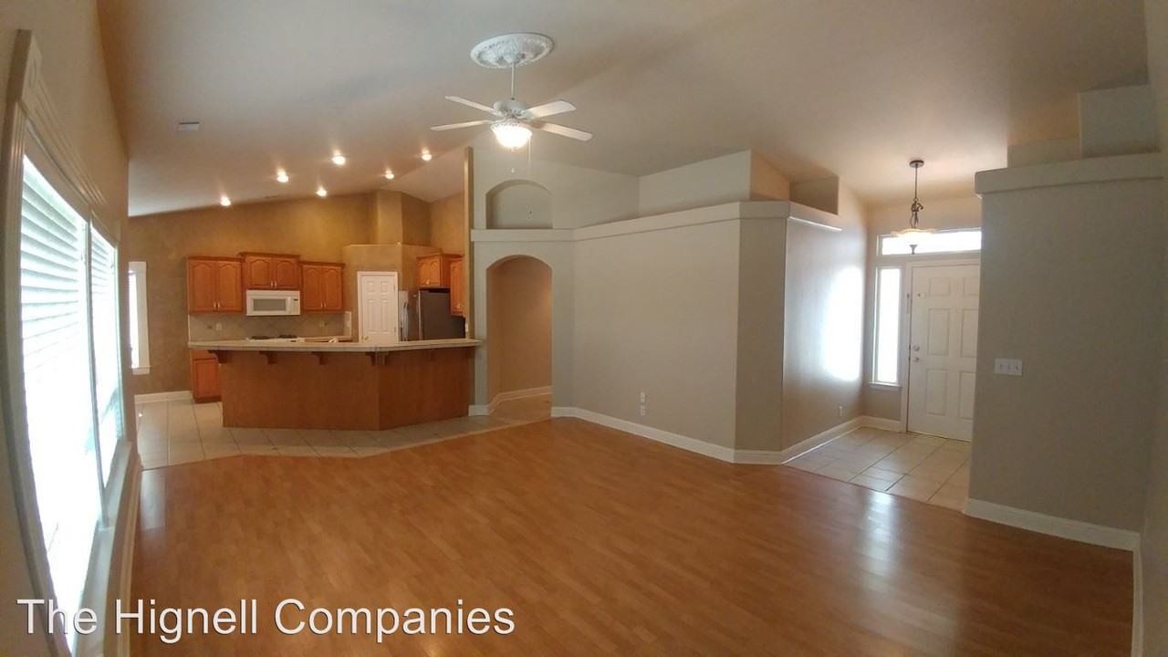 5049 Lost Creek Ct - Photo 2 of 15