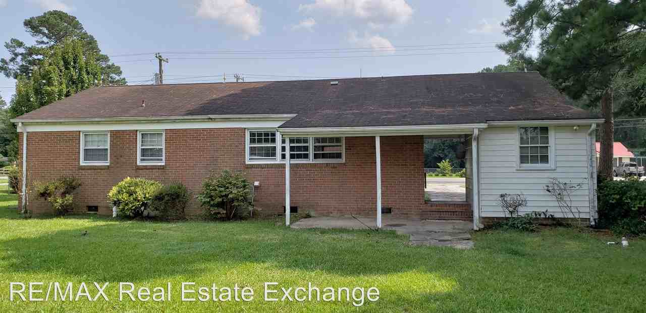 2201 7th St Rd - Photo 3 of 9