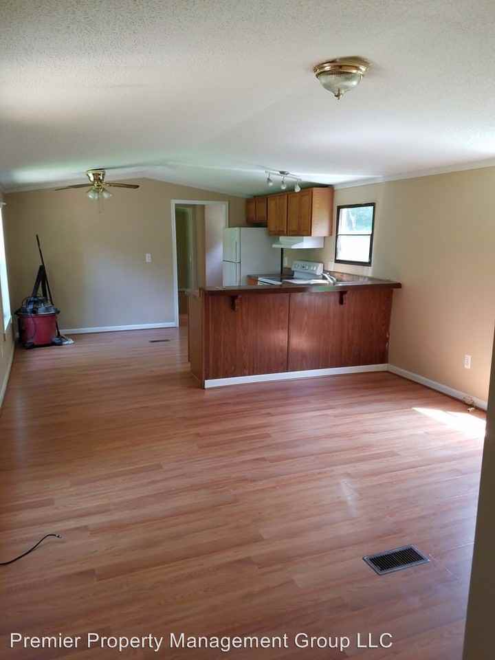 855 Kings Hwy - Photo 3 of 5