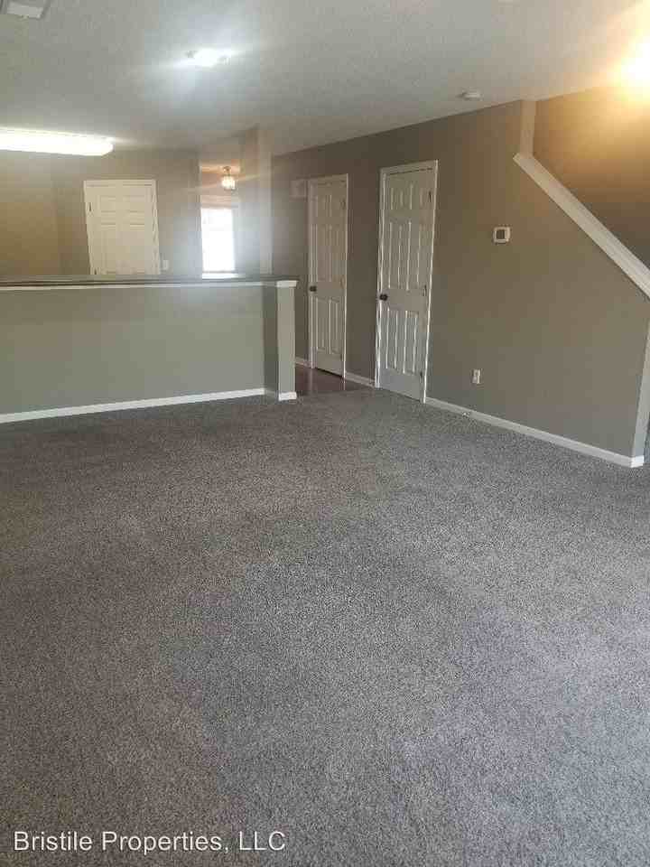 5426 N Hickory St - Photo 3 of 15