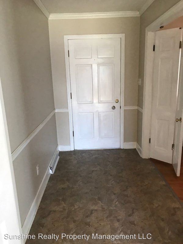 725 E Main St - Photo 2 of 21