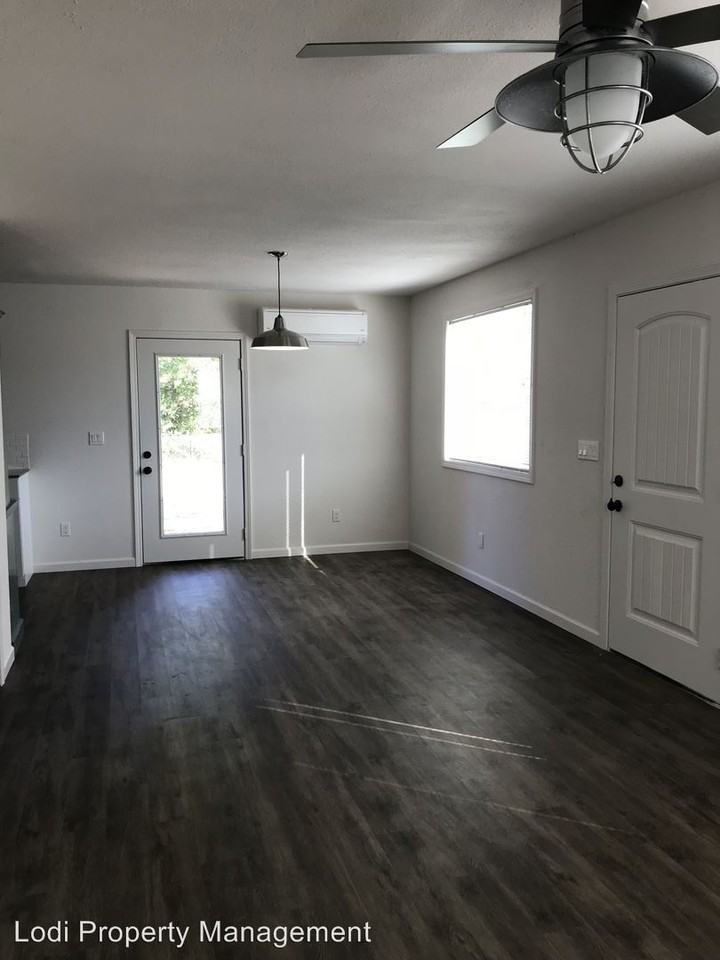 19855 Cotton St - Photo 3 of 10