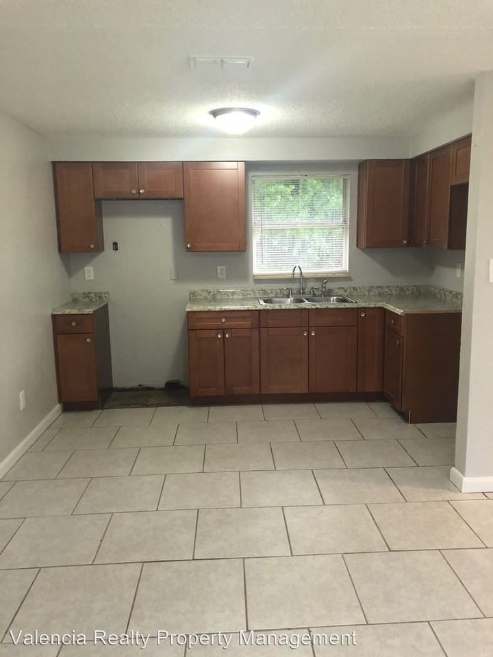 12799 119th St N - Photo 2 of 6