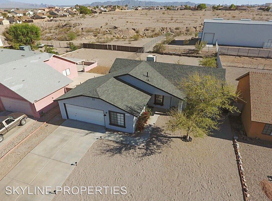 1385 Lillyhill Dr - Photo 2 of 19