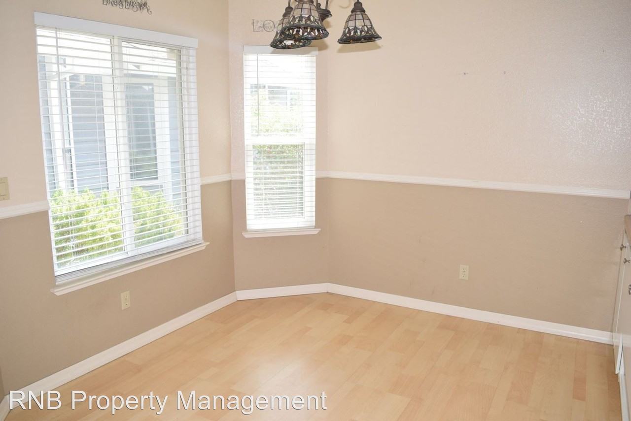 1328 Hidalgo Cir - Photo 2 of 20