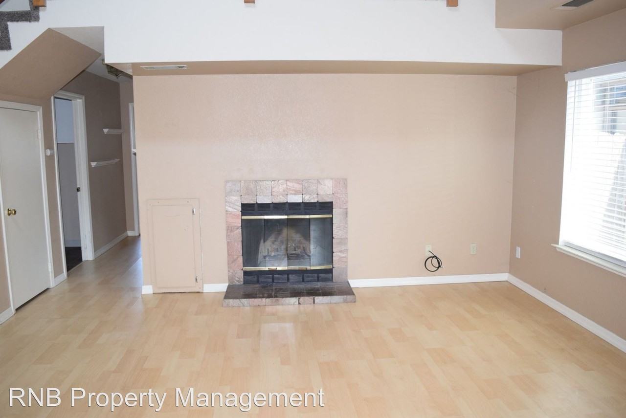 1328 Hidalgo Cir - Photo 3 of 20