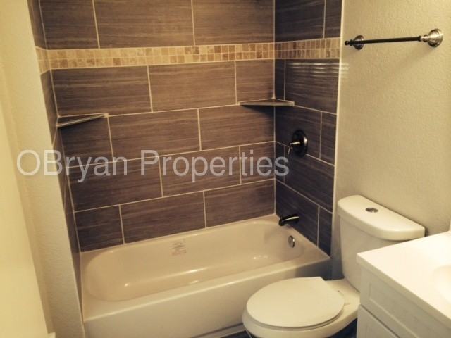 8215 Grandview St - Photo 3 of 13