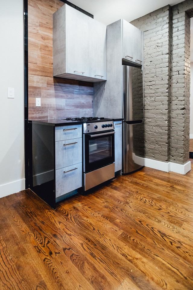 210 Humboldt Street #32OZ