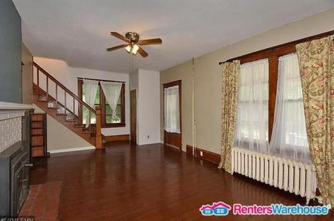 11 Mott Ave SE - Photo 3 of 14