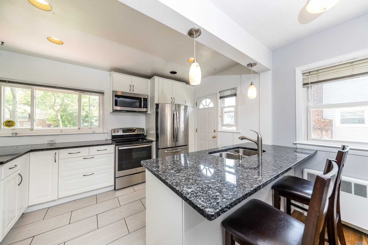 1486 Kew Ave - Photo 3 of 11