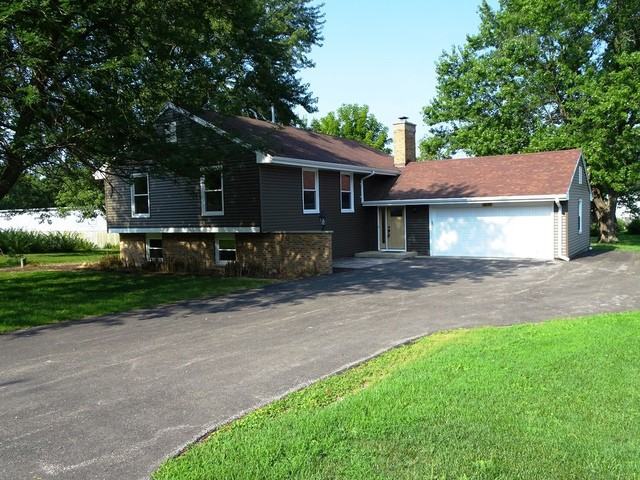 1070 Center Dr - Photo 2 of 18