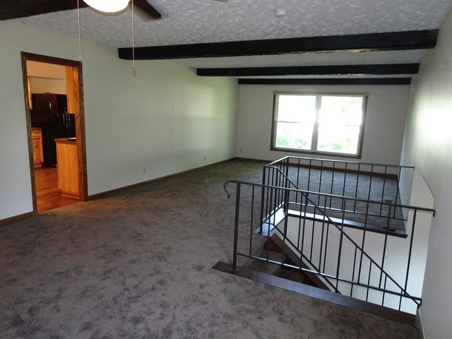 1070 Center Dr - Photo 3 of 18