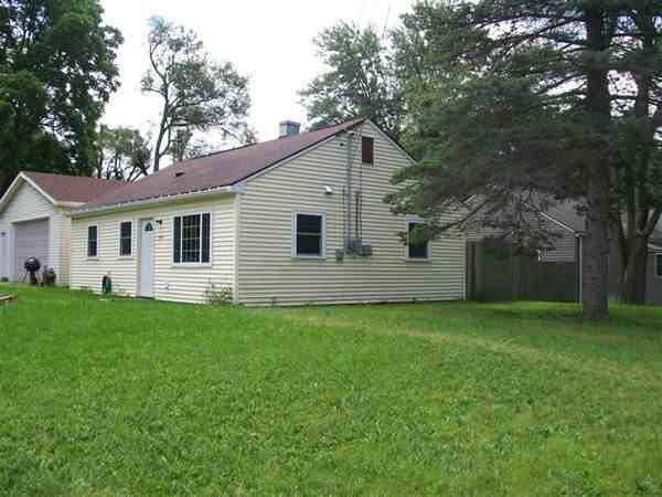 3710 S Park St - Photo 2 of 12