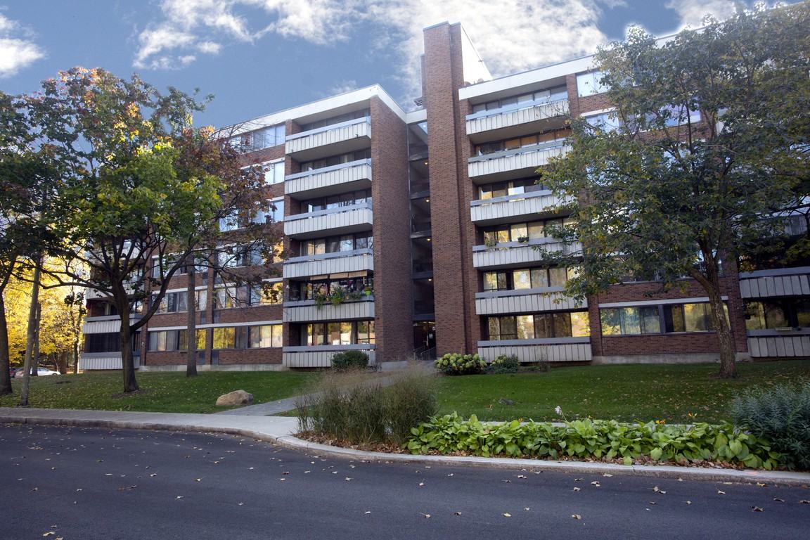 PH 2 6 Apartments for Rent 520 Rue de Gaspé, Montréal, QC H3E 1E7