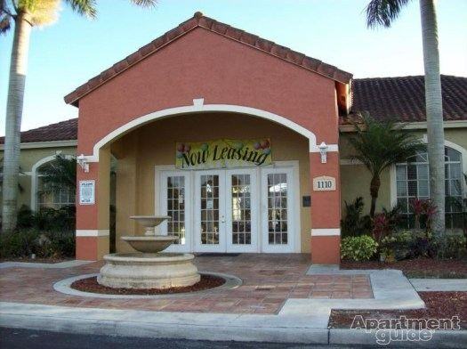 Royal Palm Gardens Apartments - Photo 2 of 6